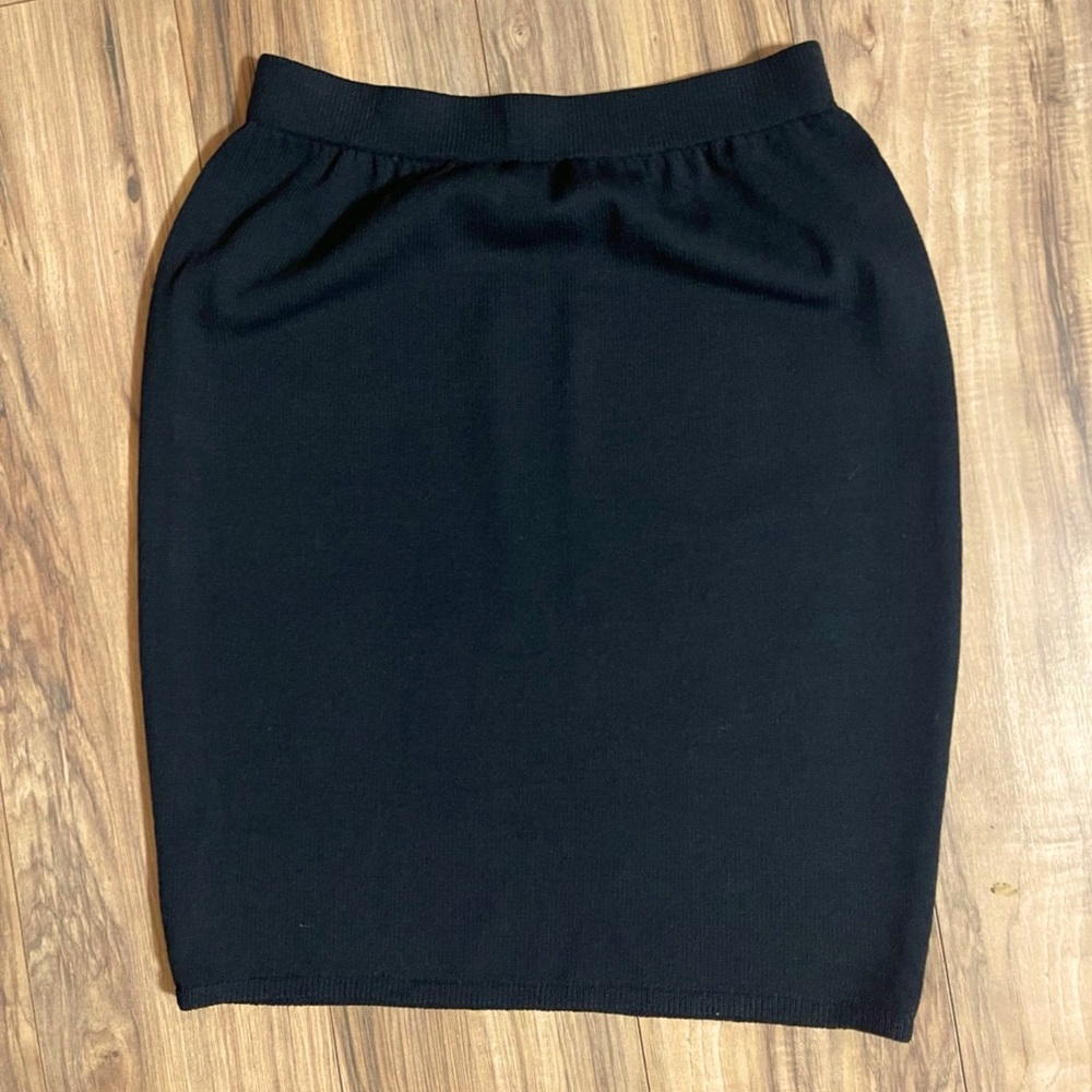 ST. JOHN Basics Black Pencil Skirt